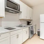 12 Mi To Hospitals Modern Apartment In Aurora!