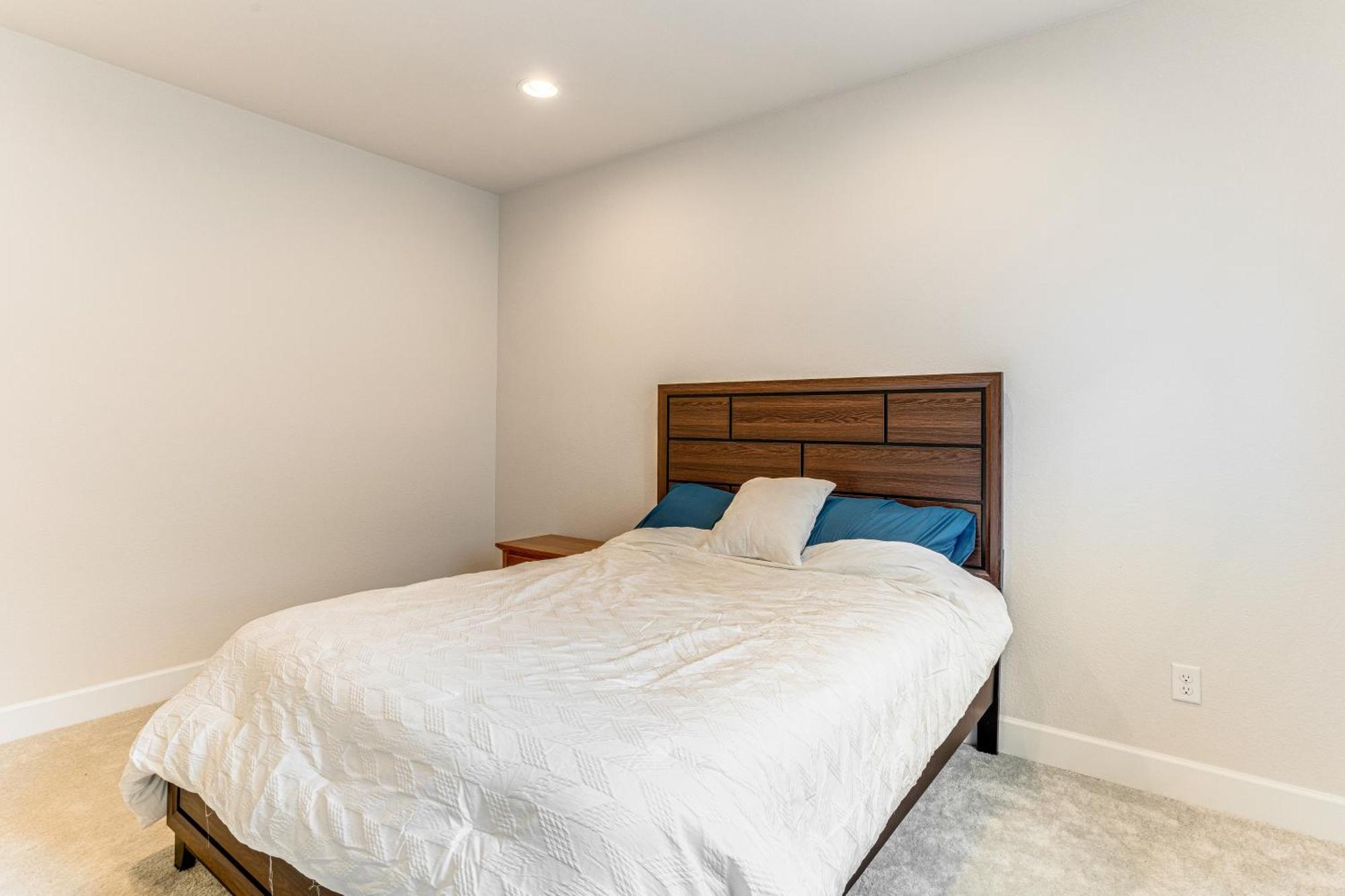 Apartment 12 Mi To Hospitals Modern In Aurora!